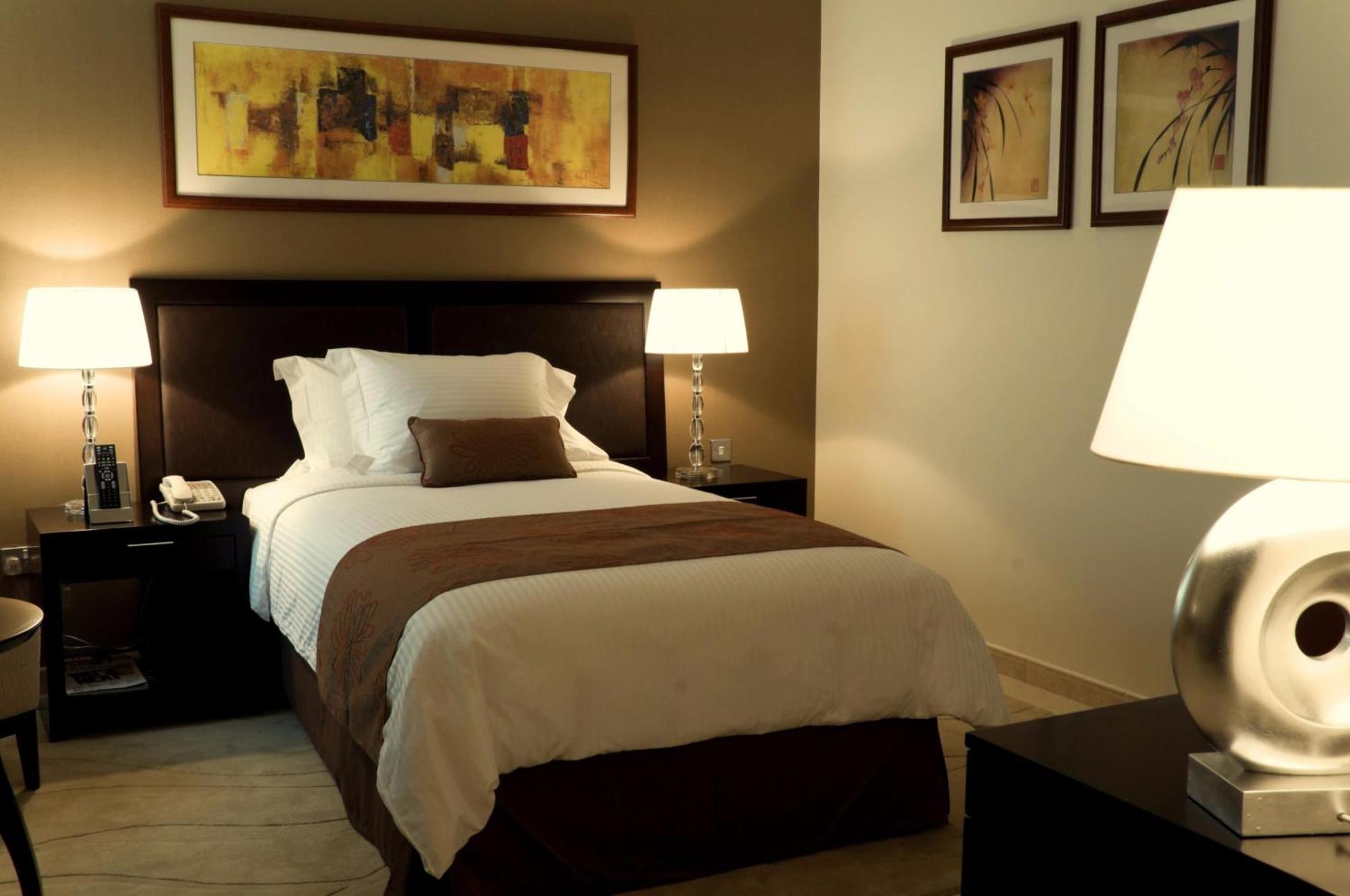 Villaggio Hotel Абу Даби Екстериор снимка